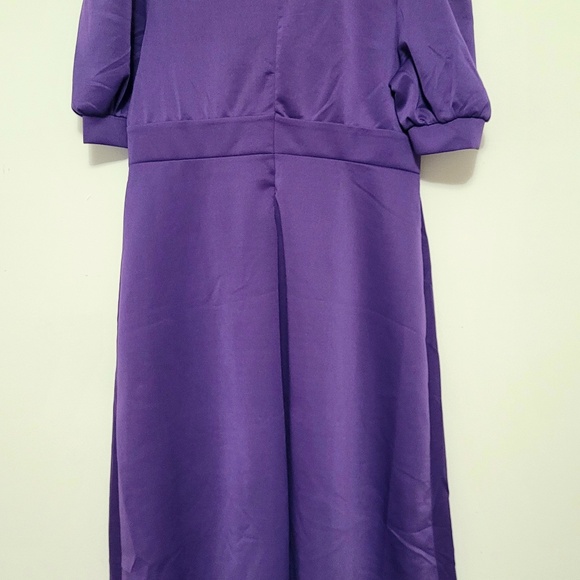 Elegant Peplum Knit Dress - Picture 5 of 6